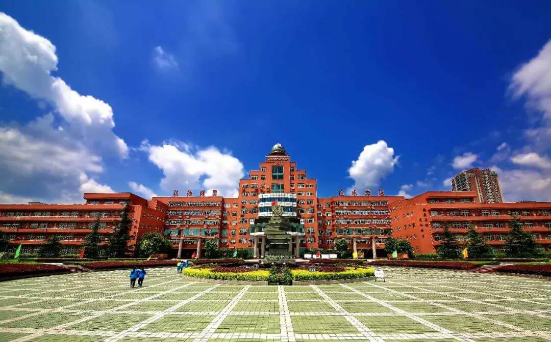 南充高級中學(xué)校園風(fēng)采