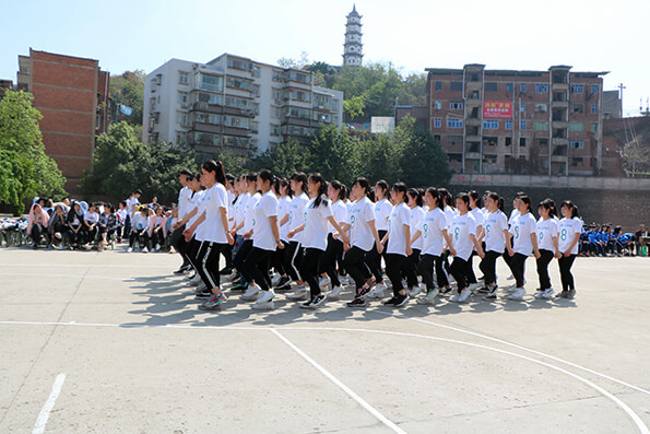 威遠縣自強中學校園風采