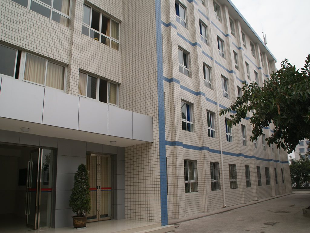 攀枝花市體育中學(xué)學(xué)校環(huán)境如何？