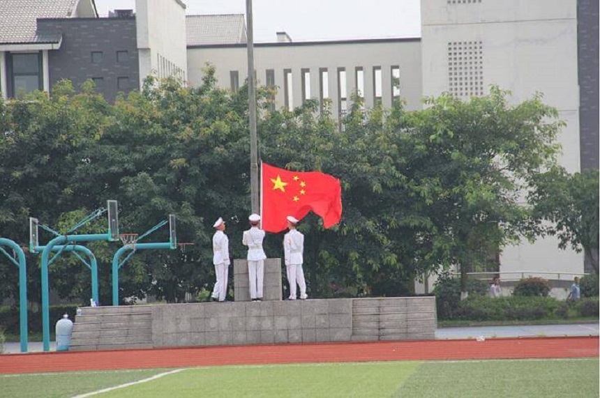 石室白馬中學(xué)近幾年的中考錄取分?jǐn)?shù)線是多少？