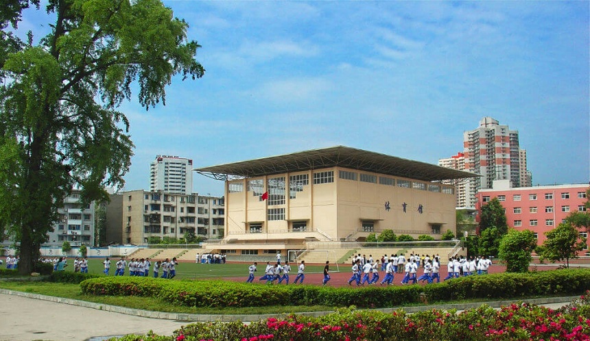 成都市第八中學(xué)2019年中考錄取分?jǐn)?shù)線是多少？