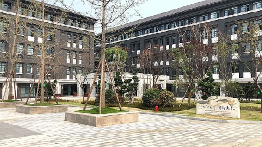 成都第二十中學(xué)校園環(huán)境好不好、怎么樣？