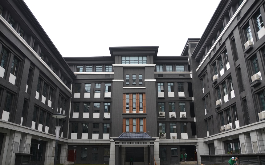 成都第二十中學(xué)校園環(huán)境好不好、怎么樣？