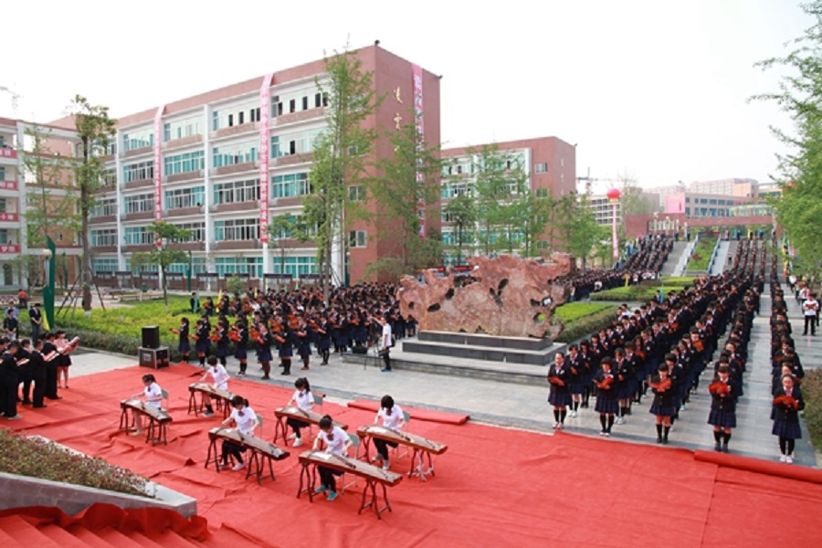 綿陽中學實驗學校聯(lián)系電話是多少？