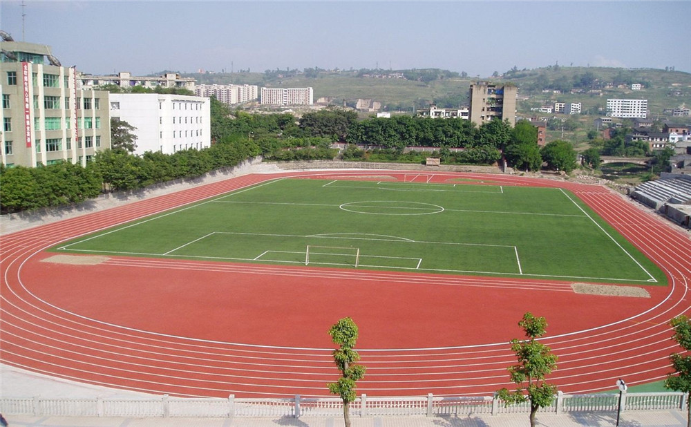 四川省鄰水中學(xué)2020年的收費標準是多少？