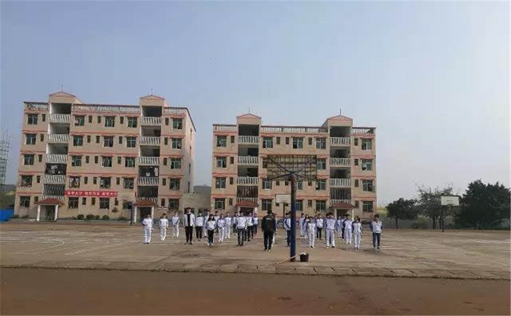 內(nèi)江市第十一中學(xué)2020年學(xué)校學(xué)費多少錢一年？