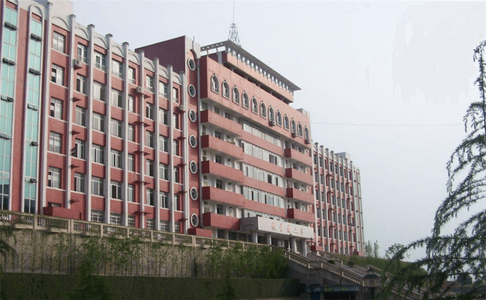 南充十一中2020年學(xué)校學(xué)費(fèi)多少錢一年？