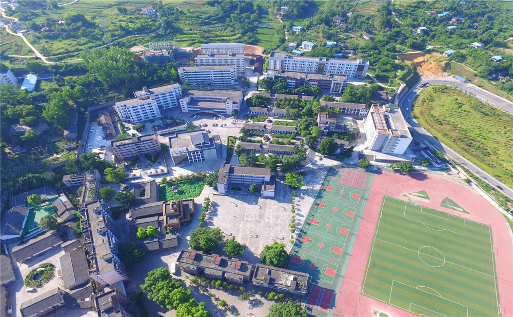 蓬安中學學校環(huán)境怎么樣？