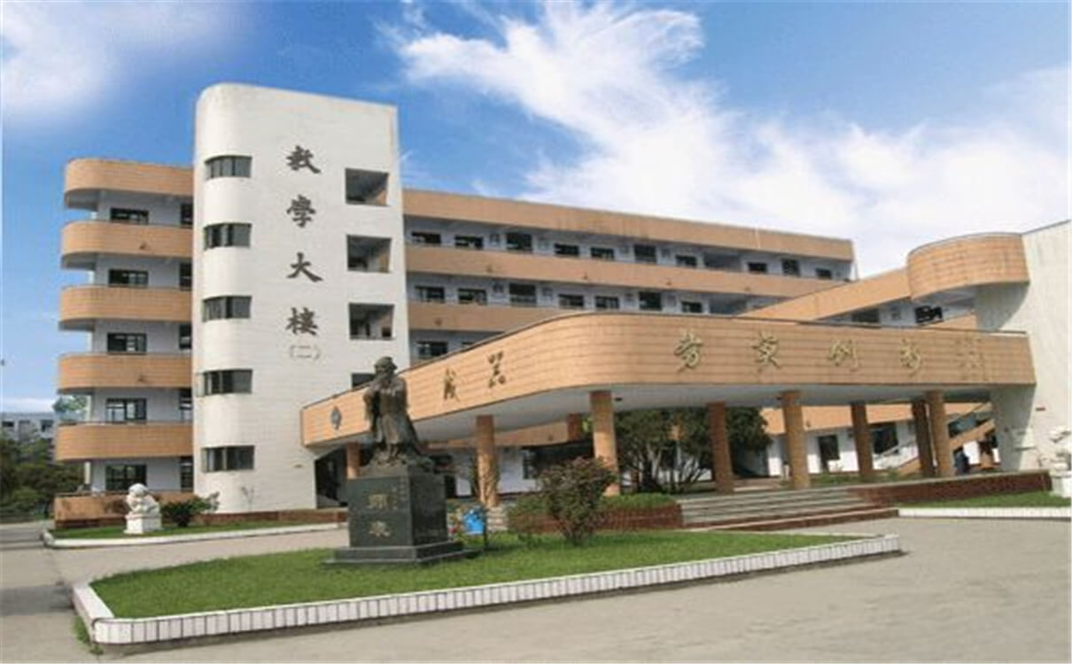 西南交通大學附屬中學高中部的錄取分數(shù)是多少？
