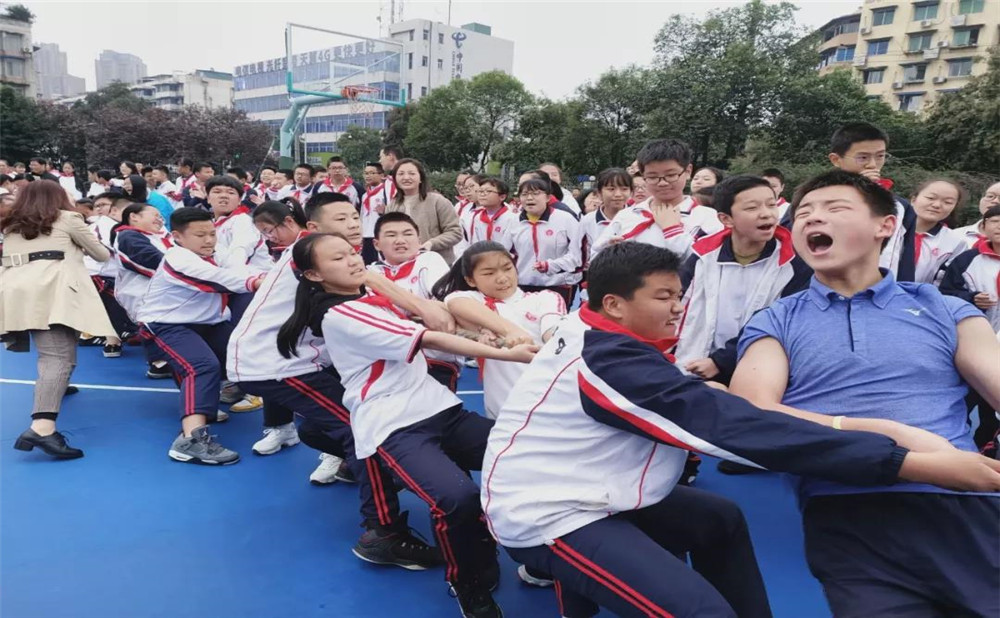 四川師范大學附屬中學去年的錄取分數(shù)線是多少？