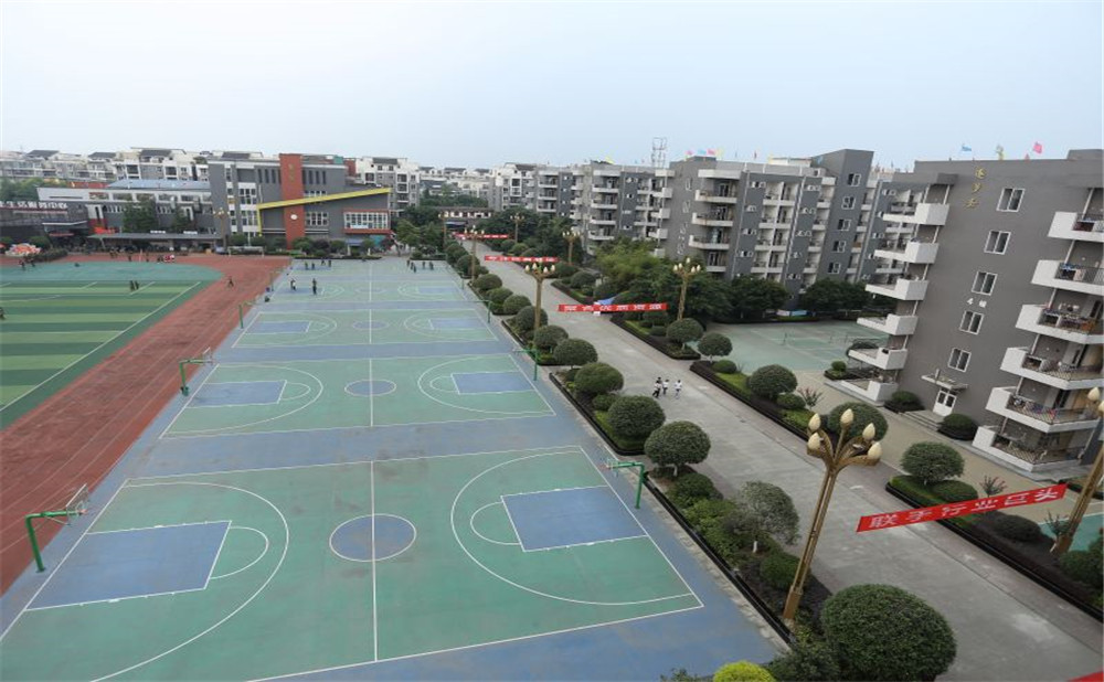 大彎中學去年的錄取分數(shù)線是多少？