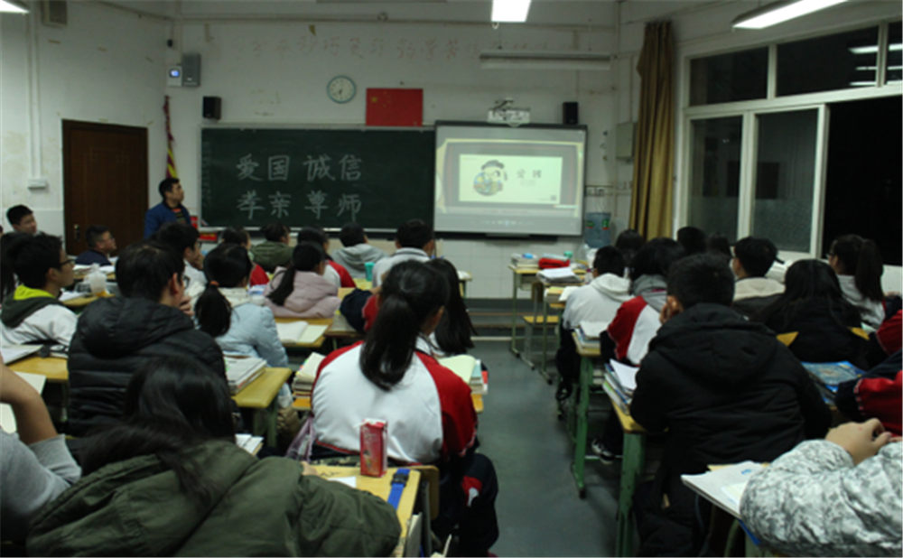 郫縣二中去年的錄取分數線是多少？