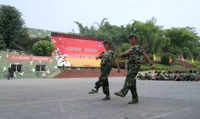 蒲江中學(xué)的一年學(xué)費(fèi)是多少錢？