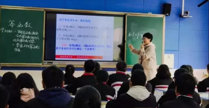 蒲江中學近三年的錄取分數(shù)線是多少？