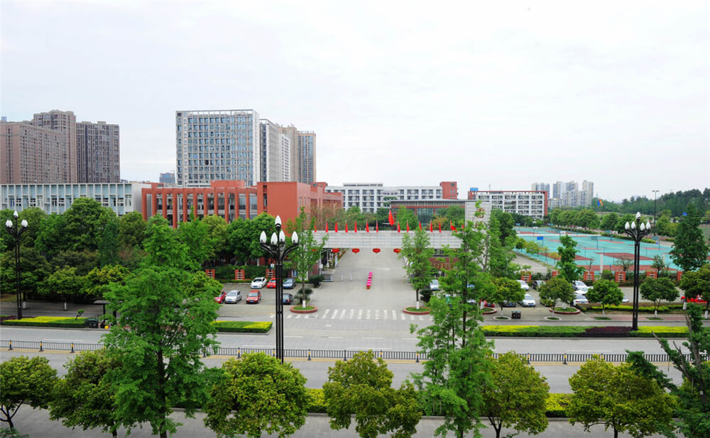 香城中學的高中住宿怎么樣？