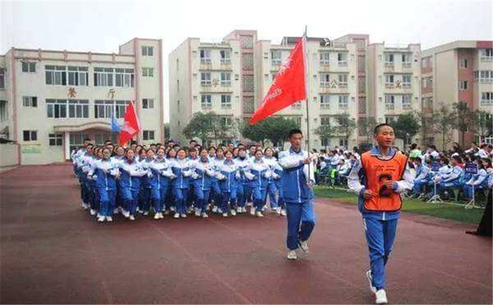 大邑縣實(shí)驗(yàn)中學(xué)近三年的錄取分?jǐn)?shù)是多少？