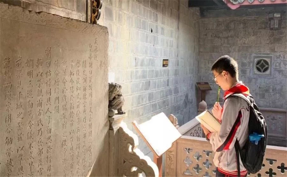 四川師范大學附屬中學本科升學率是多少？