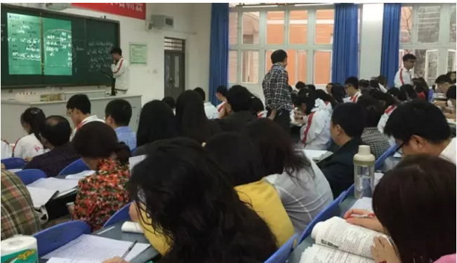 成都七中實(shí)驗學(xué)校的錄取分?jǐn)?shù)線是多少？
