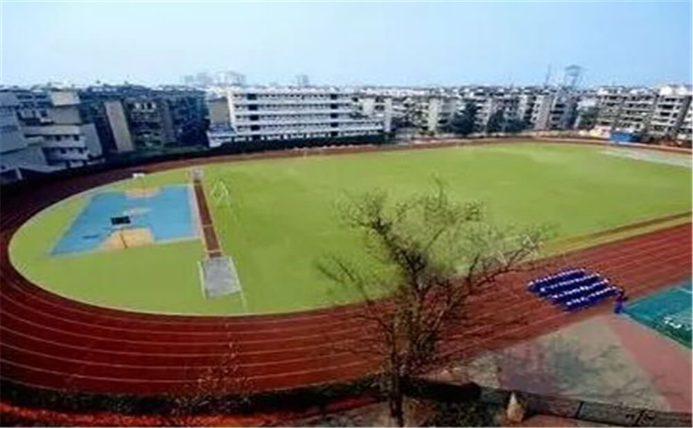 成都實(shí)外新都五龍山學(xué)校的住宿怎么樣？