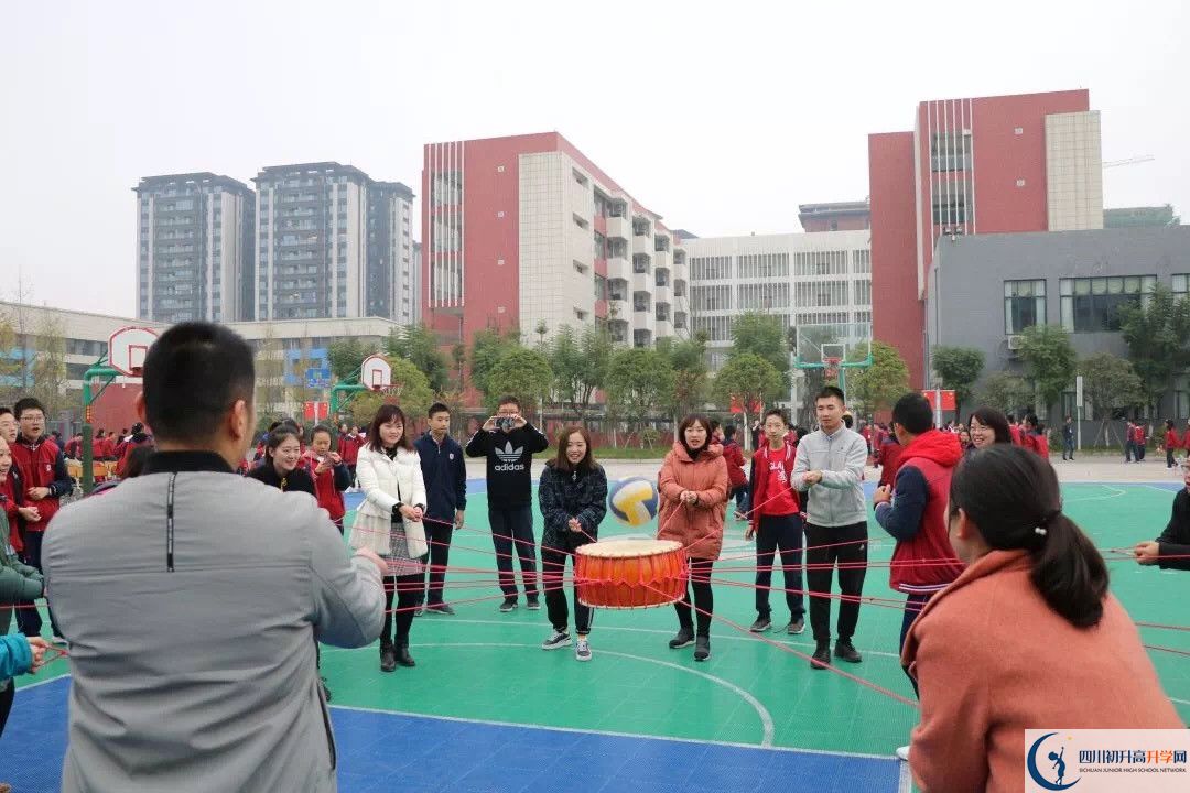 2020年北京第二外國(guó)語(yǔ)學(xué)院成都附屬中學(xué)升學(xué)率有多少？