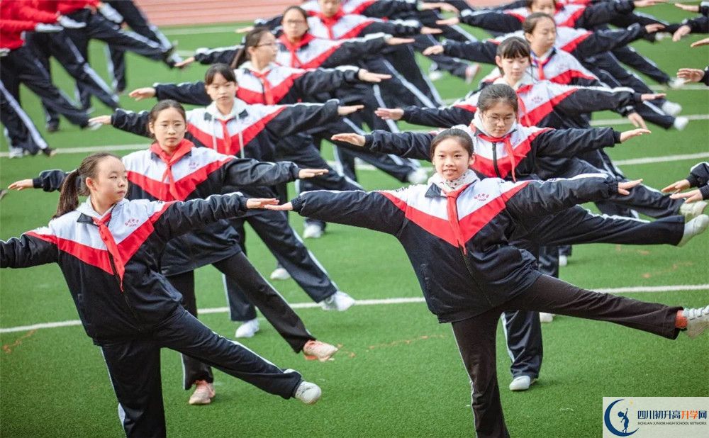 成都西川中學(xué)高中部的錄取分?jǐn)?shù)是多少？