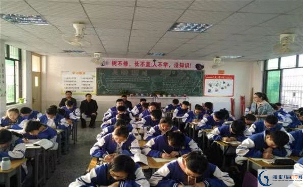 仁壽華達高中高中部錄取分數(shù)是多少？