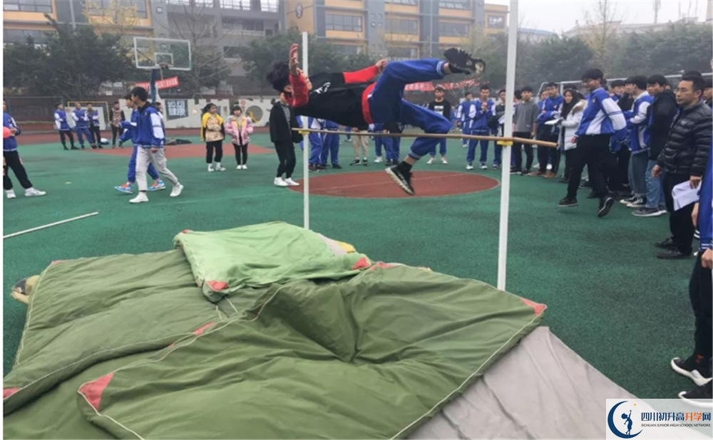仁壽華達(dá)高中的宿舍好不好？