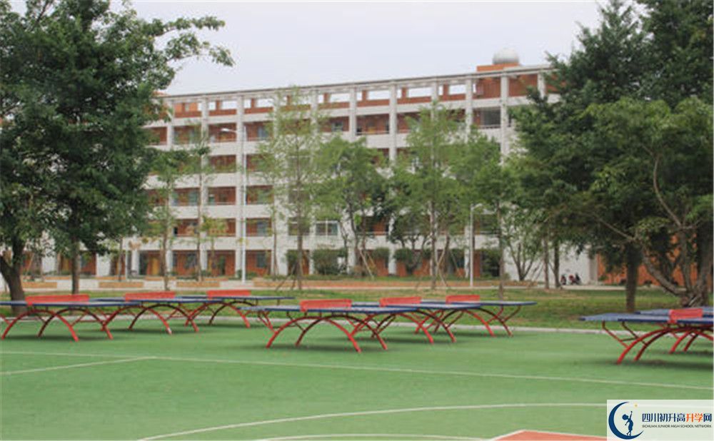 金堂實(shí)驗(yàn)中學(xué)的地址怎么走？