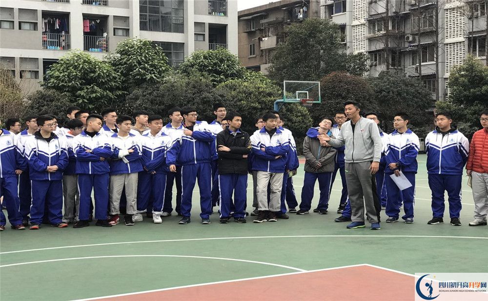 成都大學附屬中學初升高難不難？