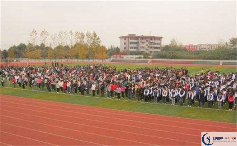 大彎中學(xué)2020年外地生學(xué)費是多少？