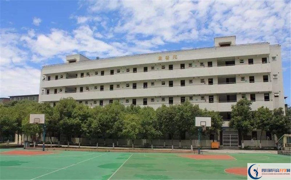 成都市籍田中學(xué)實驗班人數(shù)是多少？