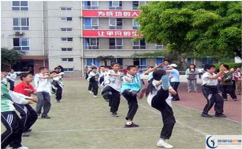 成都玉林中學實驗班學費貴嗎？