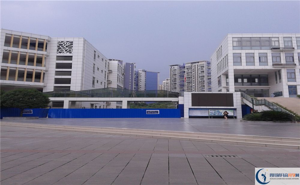 成都市第三中學(xué)2020年高考人數(shù)是多少？