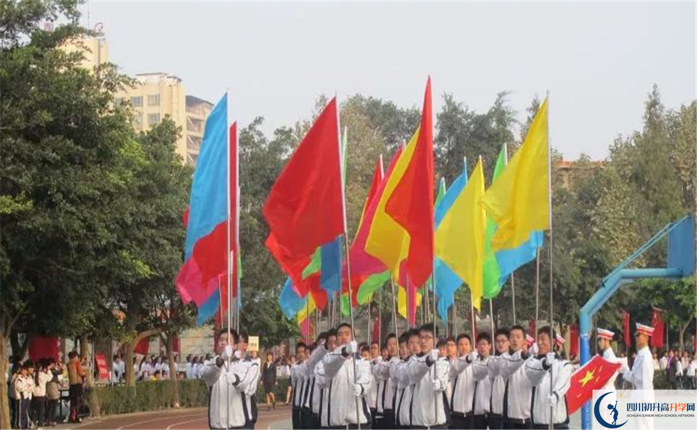 成都市第四十九中學軍訓多久？