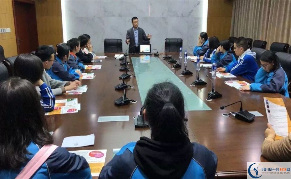 新都一中2020年高考人數(shù)是多少？
