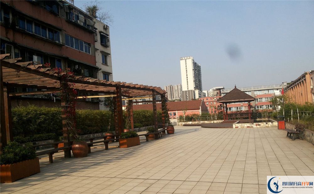 通錦中學(xué)今年的學(xué)費怎么收取，是否變化？