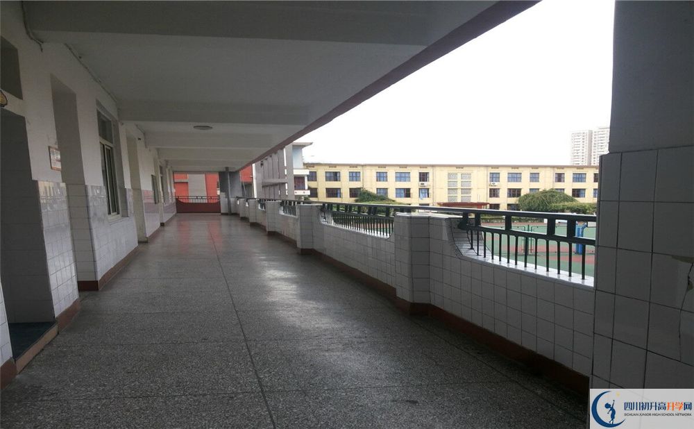 通錦中學(xué)學(xué)費(fèi)貴不貴？